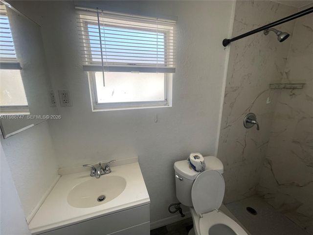 5738 Garfield St B, Hollywood, FL 33021