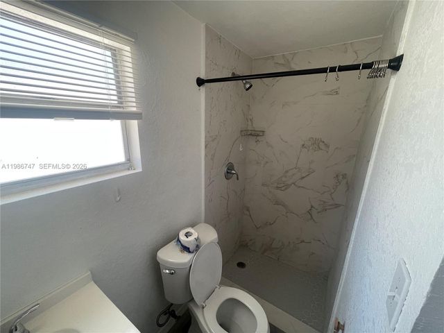 5738 Garfield St B, Hollywood, FL 33021