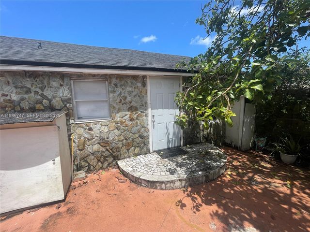 5738 Garfield St B, Hollywood, FL 33021