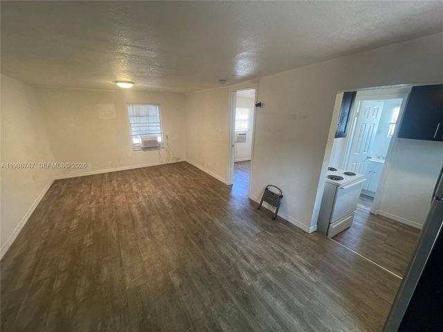 5738 Garfield St B, Hollywood, FL 33021