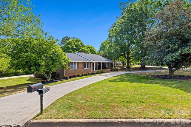 1709 Lakeview Drive, Monroe, NC 28112