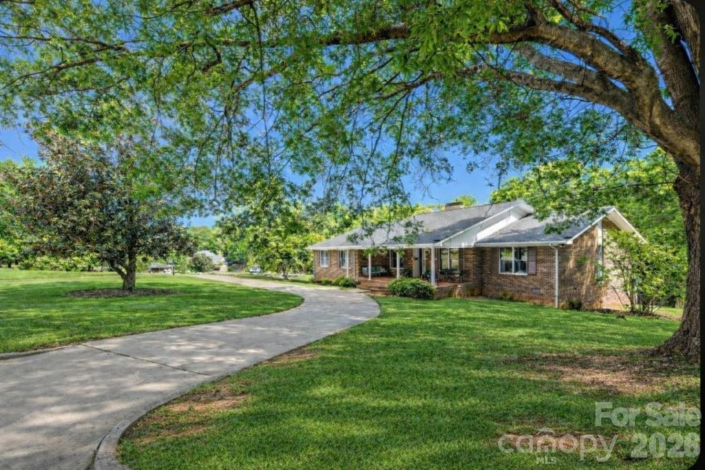 1709 Lakeview Drive, Monroe, NC 28112