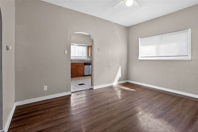 116 Locust St, Mt Oliver, PA 15210