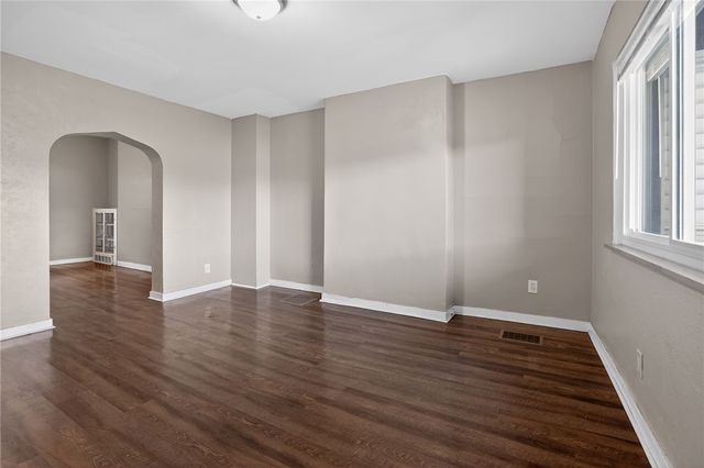 116 Locust St, Mt Oliver, PA 15210