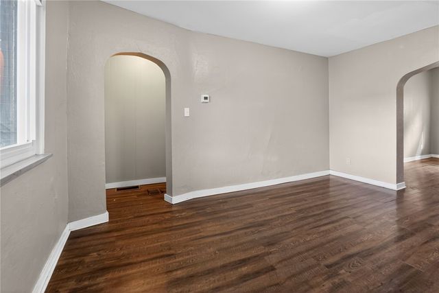 116 Locust St, Mt Oliver, PA 15210