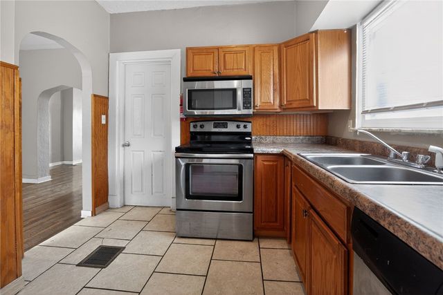 116 Locust St, Mt Oliver, PA 15210