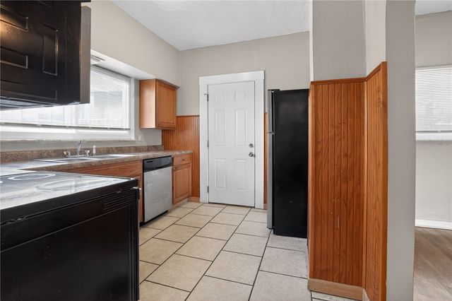 116 Locust St, Mt Oliver, PA 15210