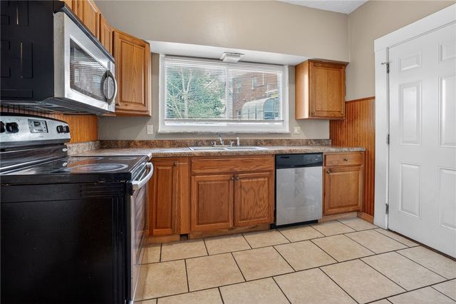 116 Locust St, Mt Oliver, PA 15210