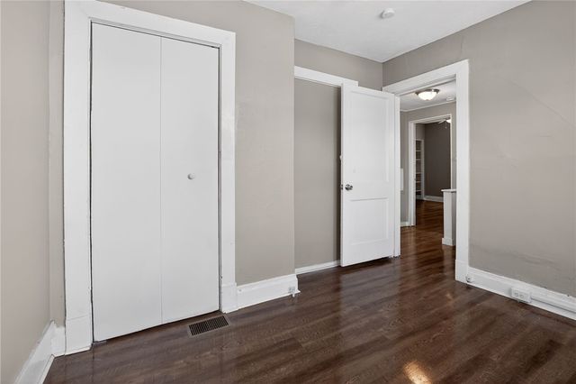 116 Locust St, Mt Oliver, PA 15210