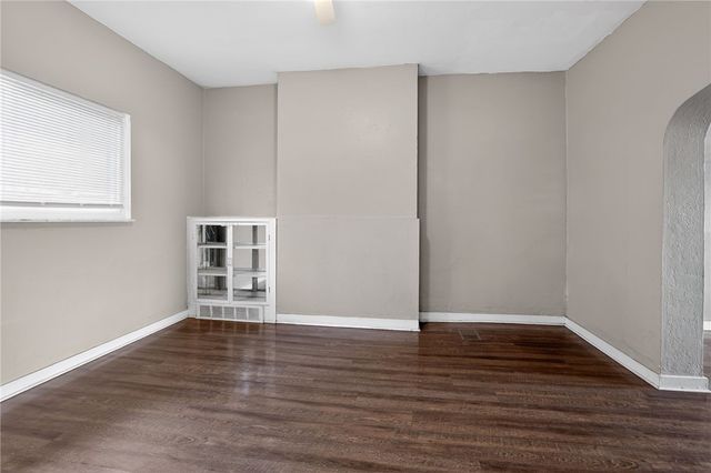 116 Locust St, Mt Oliver, PA 15210