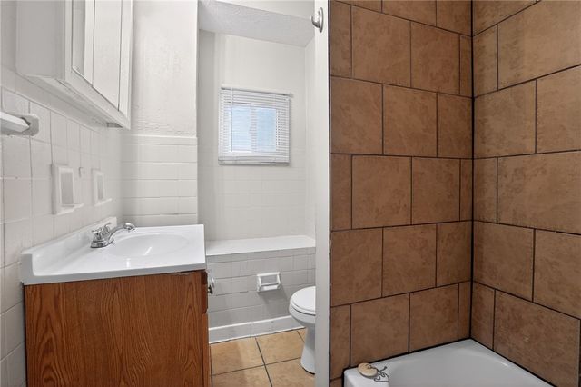 116 Locust St, Mt Oliver, PA 15210