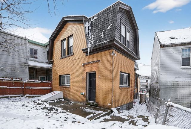 116 Locust St, Mt Oliver, PA 15210