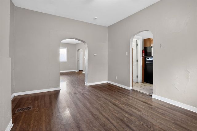 116 Locust St, Mt Oliver, PA 15210