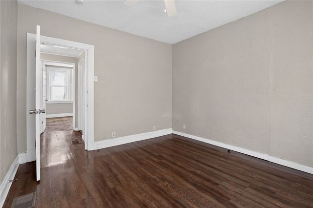 116 Locust St, Mt Oliver, PA 15210