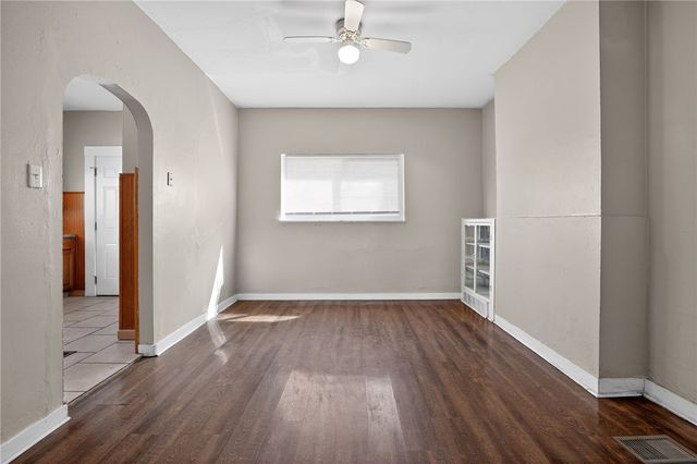 116 Locust St, Mt Oliver, PA 15210