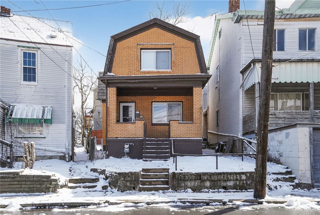 116 Locust St, Mt Oliver, PA 15210