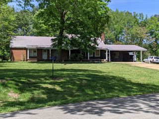 2025 Salem Road North, Cookeville, TN 38506