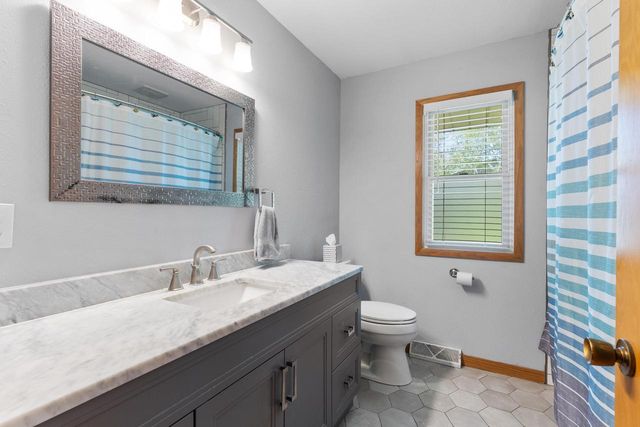 575 Kenmar ROAD, Brookfield, WI 53005