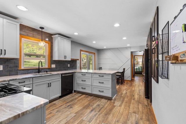 575 Kenmar ROAD, Brookfield, WI 53005