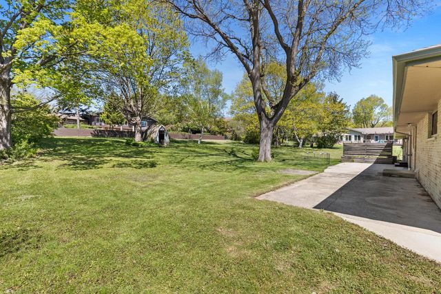 575 Kenmar ROAD, Brookfield, WI 53005