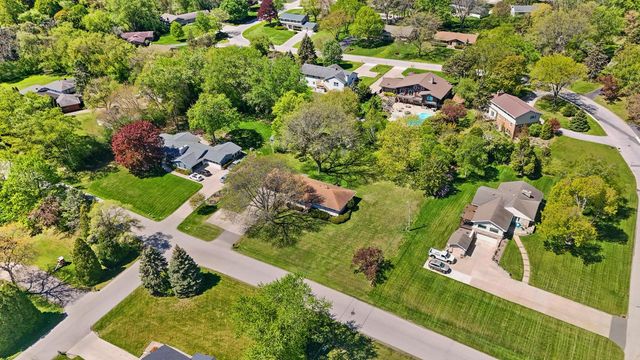 575 Kenmar ROAD, Brookfield, WI 53005