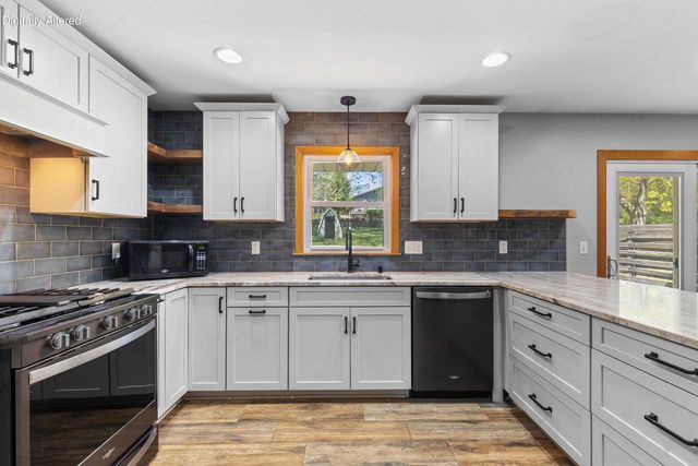 575 Kenmar ROAD, Brookfield, WI 53005