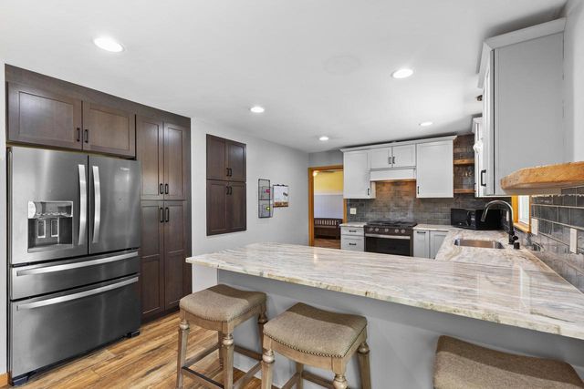 575 Kenmar ROAD, Brookfield, WI 53005
