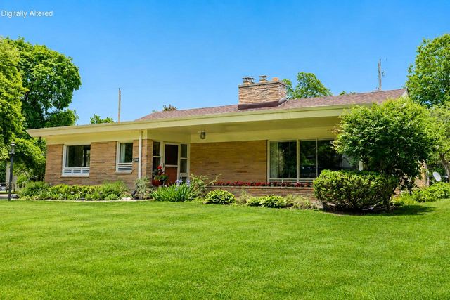 2518 N Harding BOULEVARD, Wauwatosa, WI 53226
