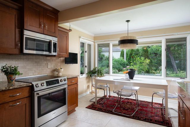 2518 N Harding BOULEVARD, Wauwatosa, WI 53226