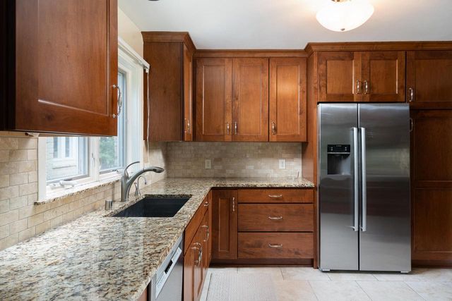 2518 N Harding BOULEVARD, Wauwatosa, WI 53226