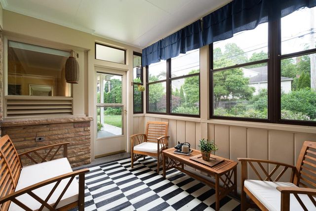 2518 N Harding BOULEVARD, Wauwatosa, WI 53226