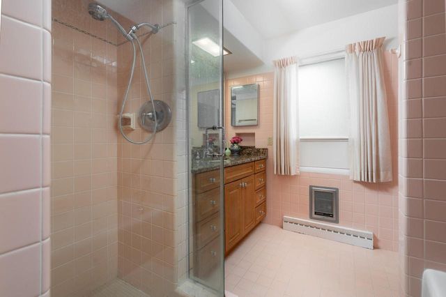 2518 N Harding BOULEVARD, Wauwatosa, WI 53226