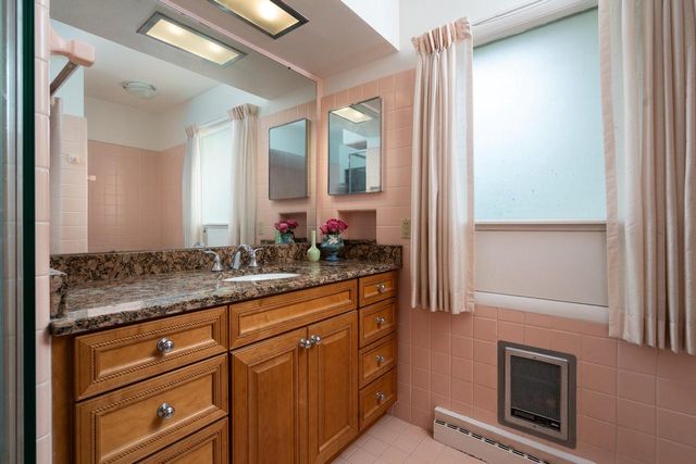 2518 N Harding BOULEVARD, Wauwatosa, WI 53226
