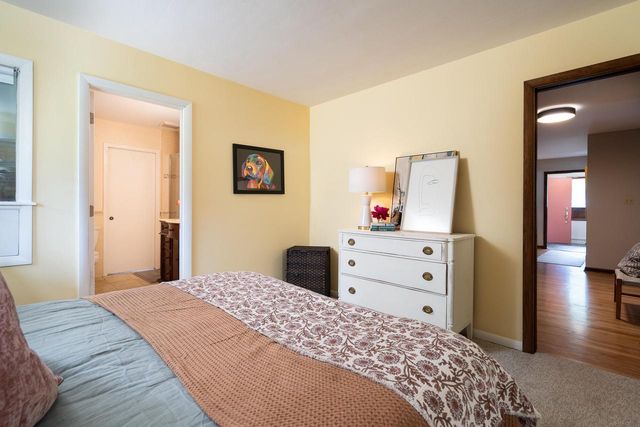 2518 N Harding BOULEVARD, Wauwatosa, WI 53226
