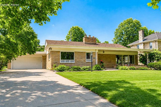 2518 N Harding BOULEVARD, Wauwatosa, WI 53226