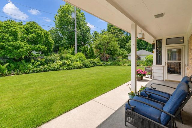 2518 N Harding BOULEVARD, Wauwatosa, WI 53226