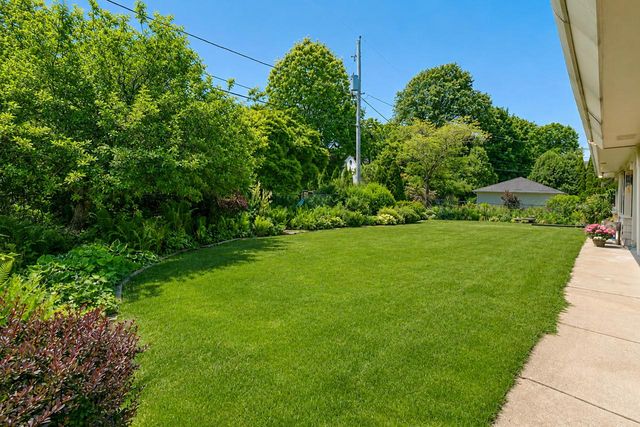 2518 N Harding BOULEVARD, Wauwatosa, WI 53226