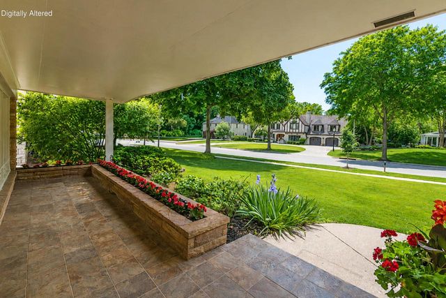 2518 N Harding BOULEVARD, Wauwatosa, WI 53226