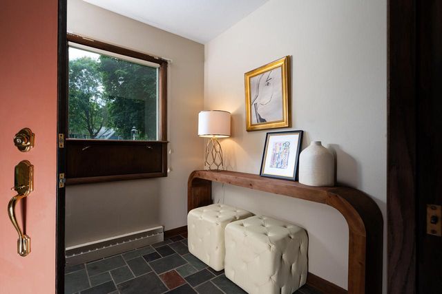 2518 N Harding BOULEVARD, Wauwatosa, WI 53226