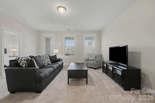 127 Smithfield Drive, Charlotte, NC 28270