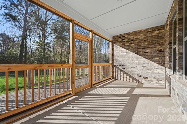 127 Smithfield Drive, Charlotte, NC 28270