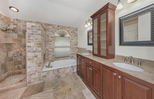 15002 ROCKY LEDGE DRIVE, Tampa, FL 33625
