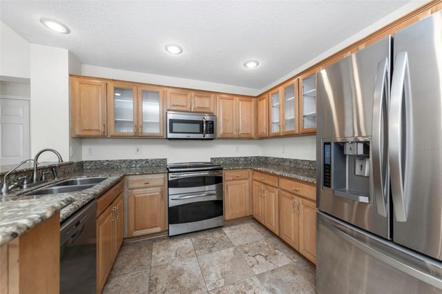 15002 ROCKY LEDGE DRIVE, Tampa, FL 33625