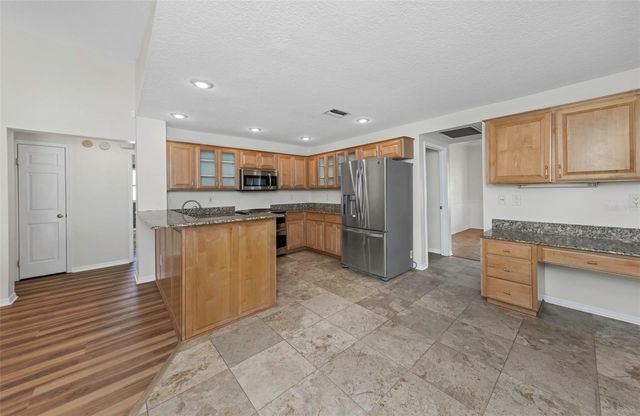 15002 ROCKY LEDGE DRIVE, Tampa, FL 33625