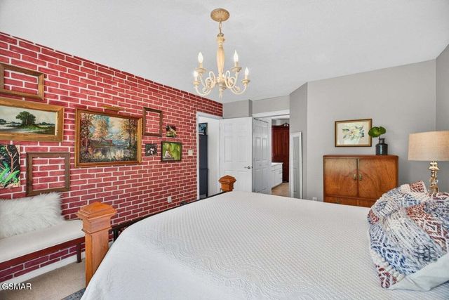 232 Battlefield Drive, Dandridge, TN 37725