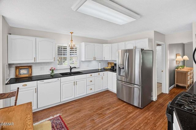 232 Battlefield Drive, Dandridge, TN 37725