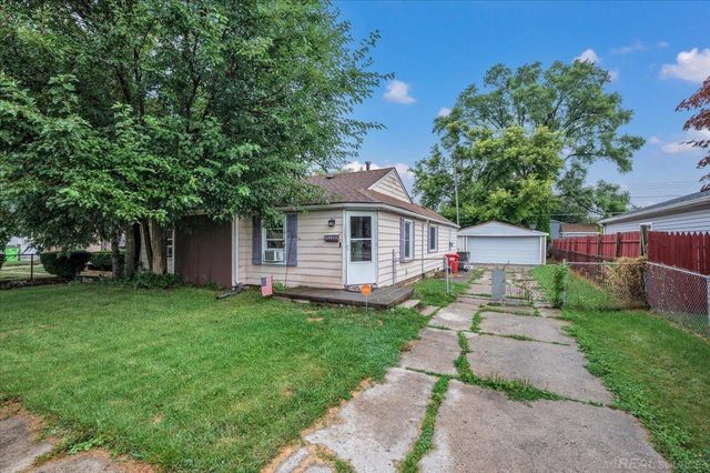20833 Woodward Drive, Clinton Township, MI 48035