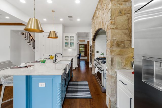 1932 Wimberly LN, Austin, TX 78735