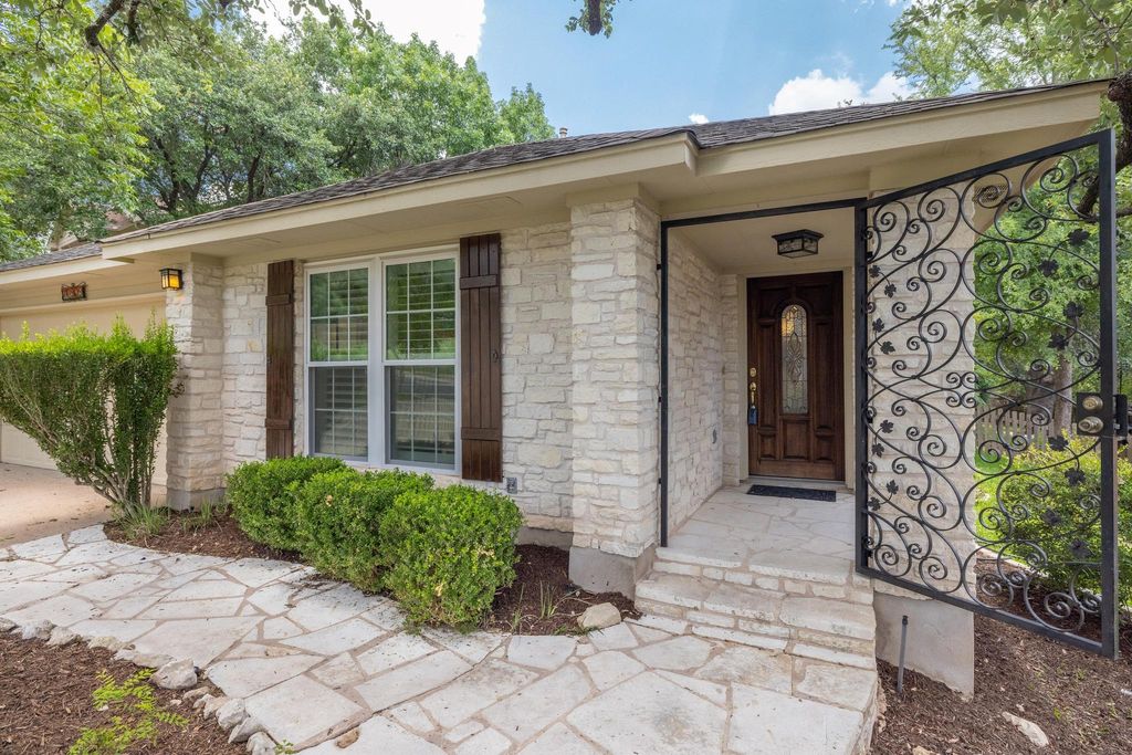 10909 Grapevine LN, Austin, TX 78759