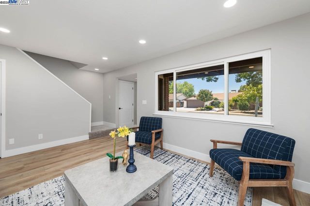 1004 Vienna St, Livermore, CA 94550